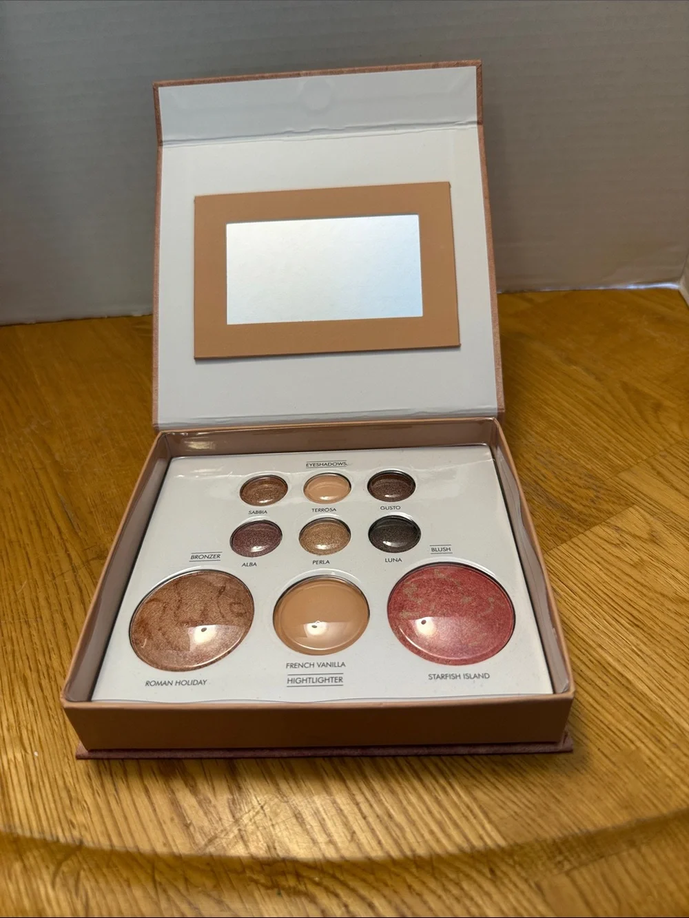 Pink Duo Powder Foundation Compact with Brush Applicator